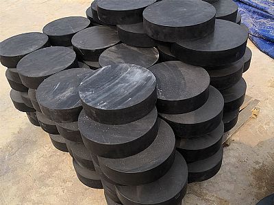 英德市板式橡胶支座由若干层橡胶片与薄钢板经加压硫化